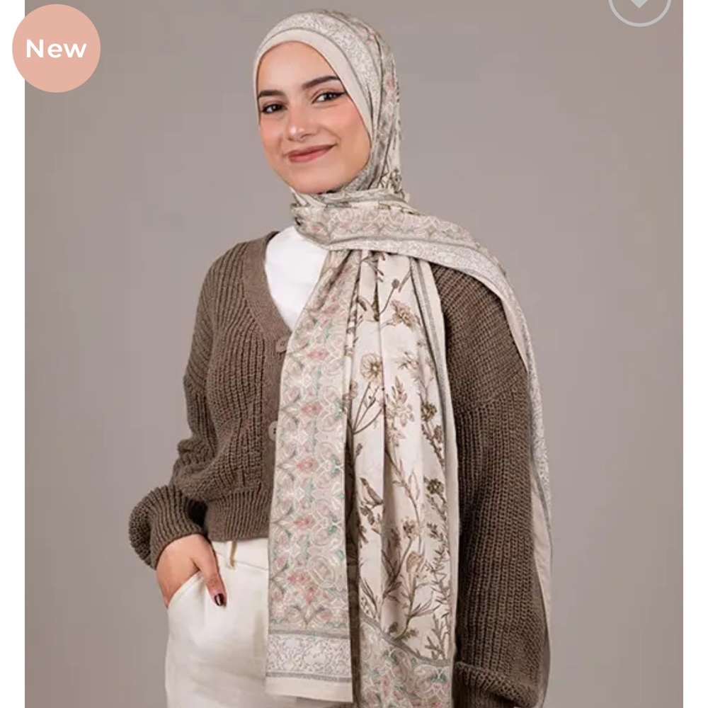 Emma Hijabs modal hijab Rayhana scarf lightly worn Beautiful print